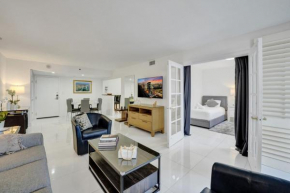 Ocean View Spacious 2 BDR Condo Beach Service 609